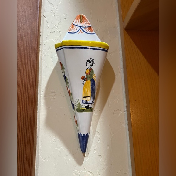 Vintage Quimper Hand Paintec Hanging Flower Vase - Picture 1 of 4